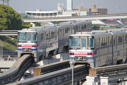 並走する電車